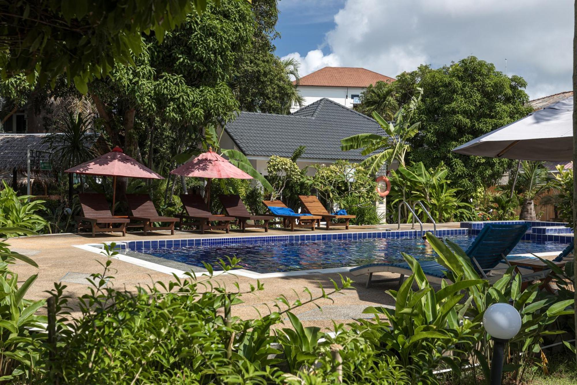 Blue Palm Kata Resort Extérieur photo